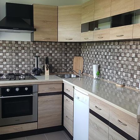 L.E.C. Travel Apartments Ventspils Buitenkant foto